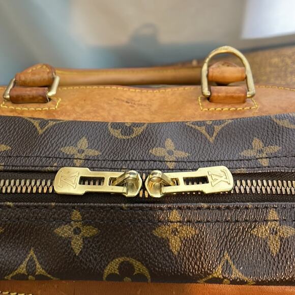 Louis Vuitton Monogram Deauville Bag - Picture 8 of 16